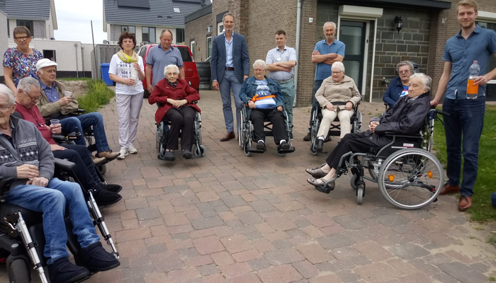 Zes nieuwe rolstoelen voor de rolstoelenpool in St. Petrus